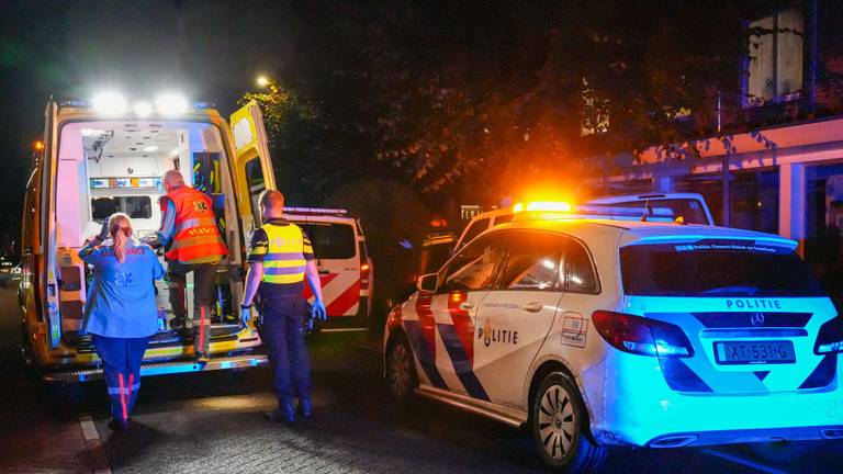 Ambulance en politie werden ingeschakeld na de melding van een verwarde man (foto: Harrie Grijsseels).