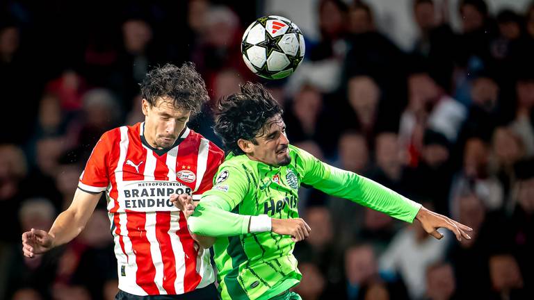 Olivier Boscagli in duel met Trincao (foto: Marcel van Dorst).