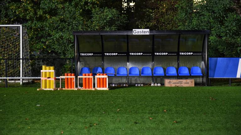 Mortierbommen bij het trainingsveld van Willem II.