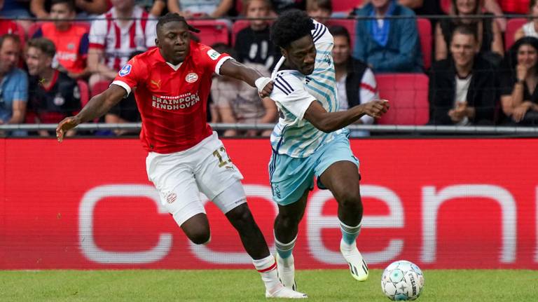 Johan Bakayoko maakte het enige doelpunt (foto: Orangepictures).