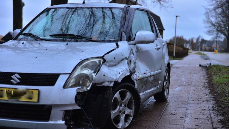 Eén van de beschadigde auto's (foto: Walter van Bussel/SQ Vision Mediaprodukties).