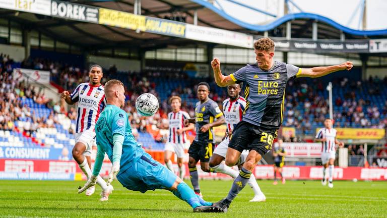 Willem II start seizoen met een kansloze nederlaag tegen ...