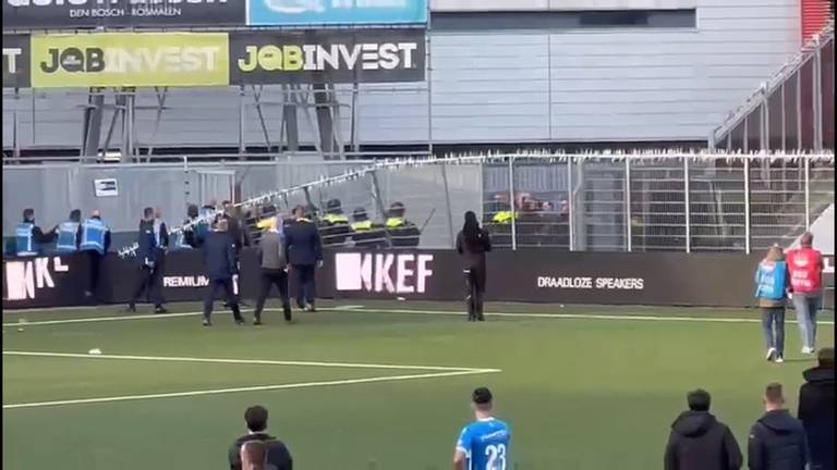 Rellen na afloop van de wedstrijd FC Den Bosch - Oss.