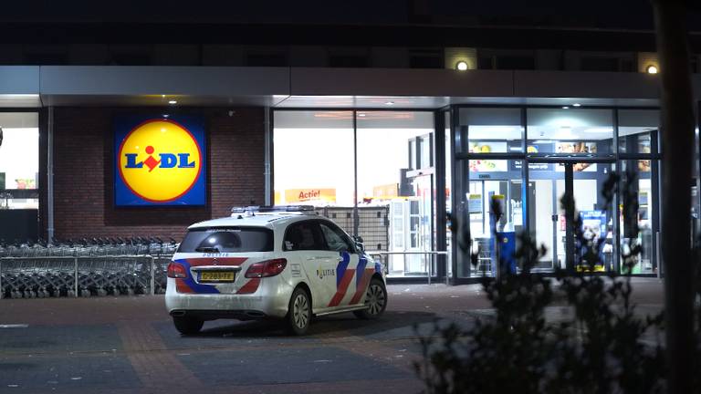 Gewapende overval op supermarkt Lidl in Helmond, dader op de vlucht (foto: archief).