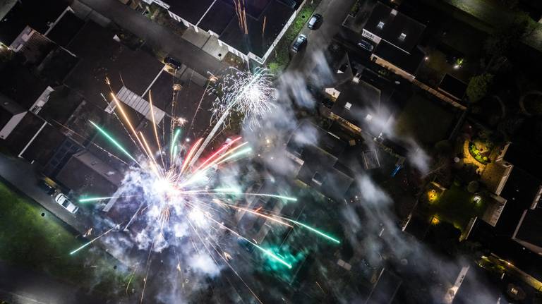 Vuurwerk boven Eindhoven tijdens de jaarwisseling in 2020 (foto: Rob Engelaar/ANP).