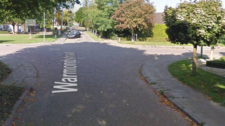 Bij een huis in de Warmondstraat werd dinsdag ingebroken (beeld: Google Maps).
