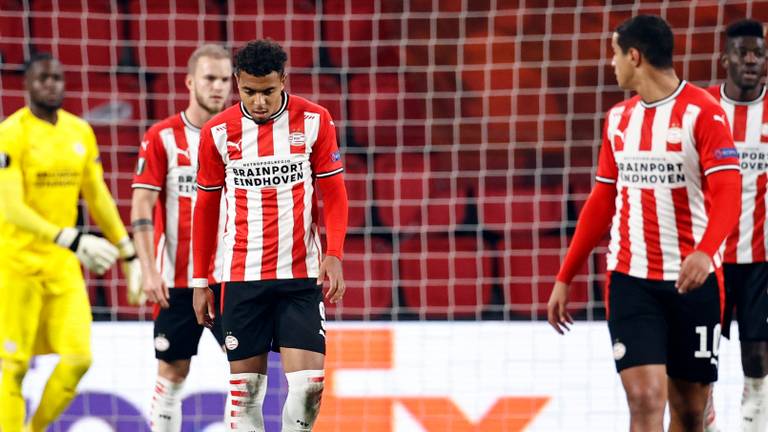 Teleurstelling bij PSV na nederlaag (foto: ANP). 