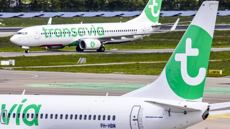 Stephanie meldt zich ziek om naar bruiloft te gaan, Transavia pikt dat niet