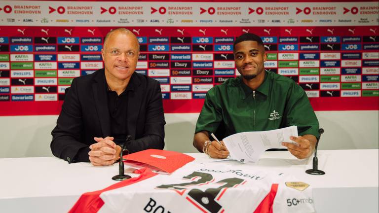 Technisch directeur Earnest Stewart en Myron Boadu.