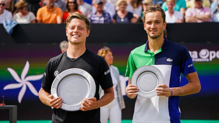 Van Rijthoven met naast hem Daniil Medvedev (Foto: OrangePictures)