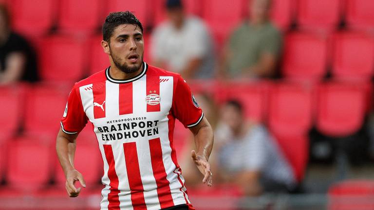 Maxi Romero (hier in een oefenwedstrijd van PSV) maakte vanavond zijn rentree (foto: ANP / Jeroen Putmans).