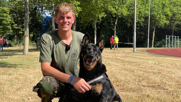 Jasper en zijn hond Lady zijn al vijf jaar een team (foto: Tonnie Vossen).