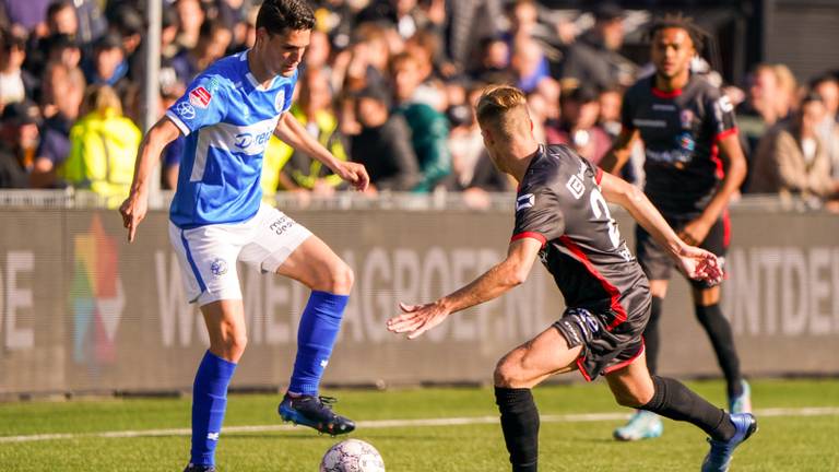 Stan Maas (FC Den Bosch) en Joep van der Sluijs (TOP Oss) (foto: Orange Pictures).