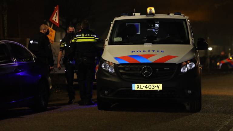 Meerdere explosies bij zorginstelling in Schijndel, verwarde man is aangehouden (foto: Sander van Gils/SQ Vision).