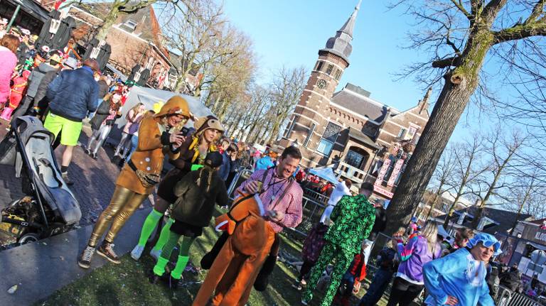 Carnaval op de Lind. (Foto: Karin Kamp)