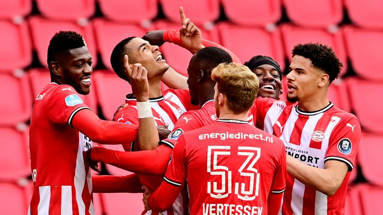 PSV viert een goal van Cody Gakpo (foto: ANP).