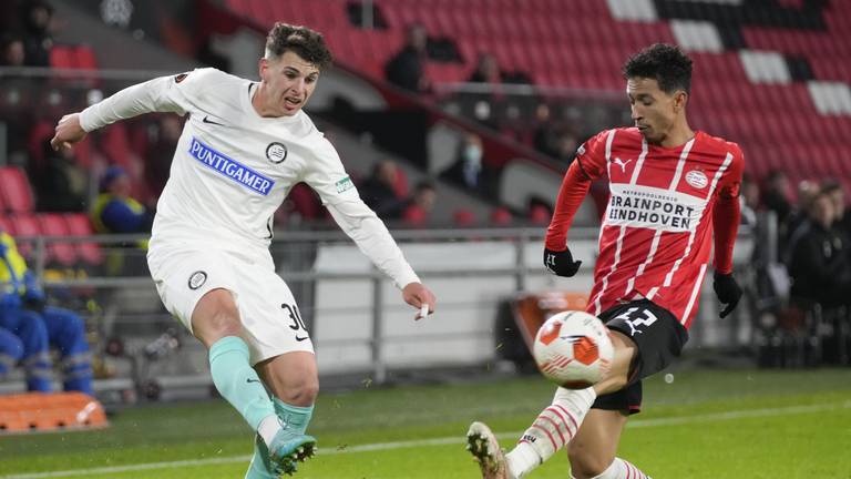 Mauro Junior in actie tegen Sturm Graz (Foto: ANP)