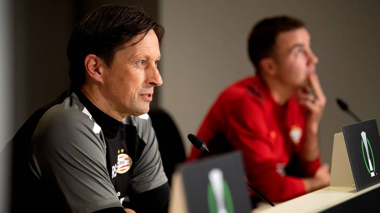 Roger Schmidt en Mario Götze blikken vooruit op de Conference League (Foto: ANP)