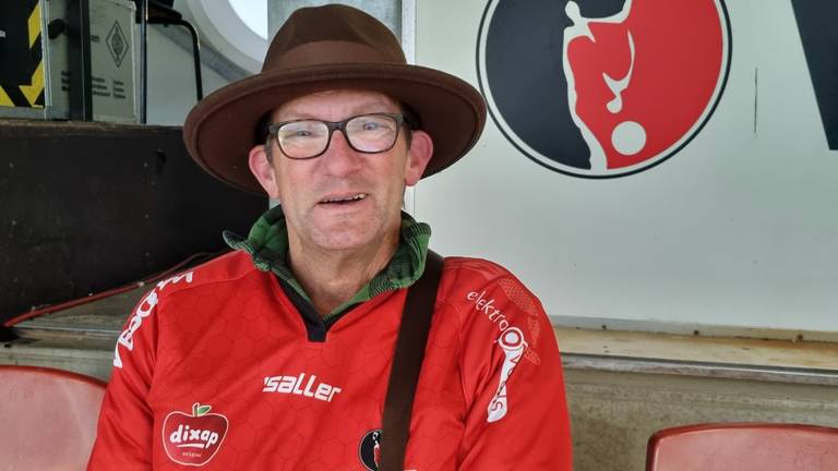 Ron Smits, supporter van Helmond Sport (foto: Leon Voskamp).