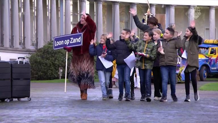 Loon op Zand is goed vertegenwoordig bij het defilé voor de Sint. 