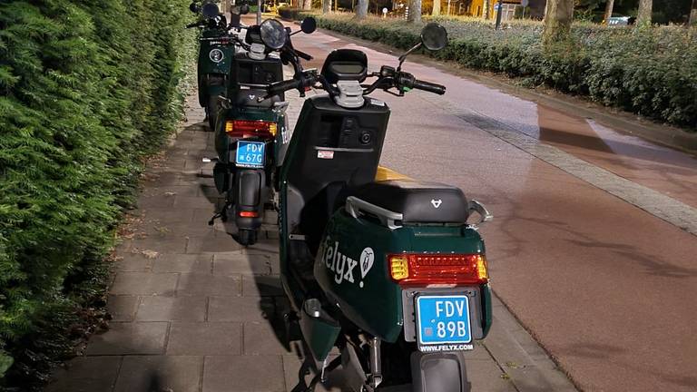 Scooters op een 'grensgebied' in Den Bosch.