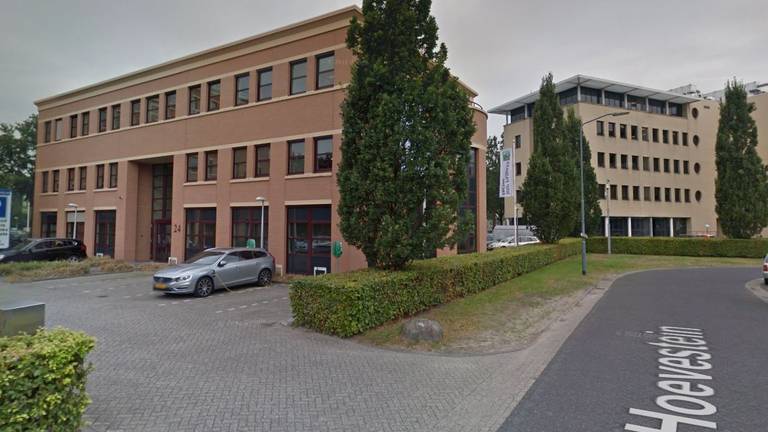 Als opvanglocatie is het adres Hoevestein 24, 26 en 28 in Oosterhout in Beeld (afbeelding: Google Streetview).