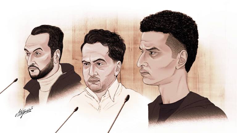 Adil A. (links), Moshtag B. (midden) en Ilyas B. (rechts) op deze rechtbanktekening van Adrien Sanziani.