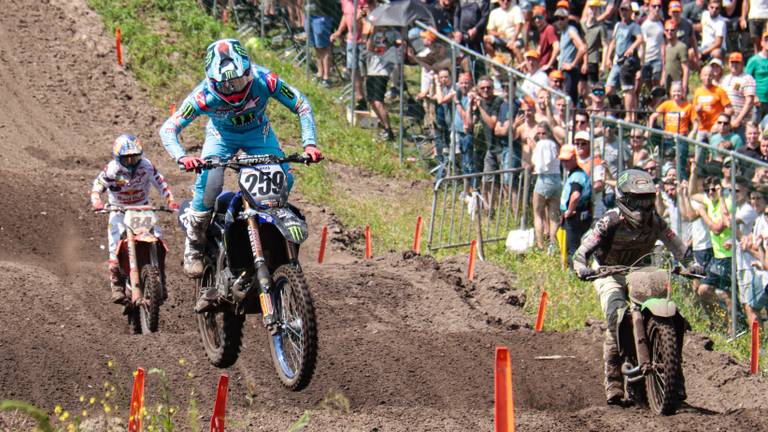 Glenn Coldenhoff (midden) tijdens de MXGP-race in Oss afgelopen juli (foto: Corrado Francke).