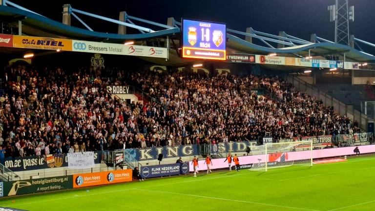 Supporters van de KingSide (foto: Leon Voskamp).