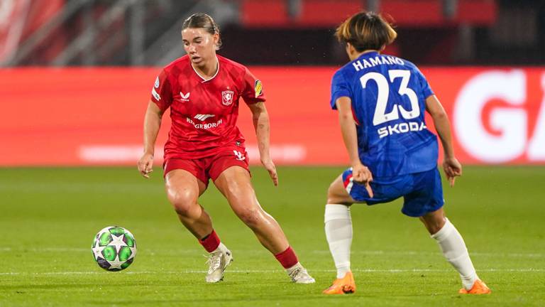 Lynn Groenewegen namens FC Twente tegen Chelsea (foto: Andre Weening/Orange Pictures).