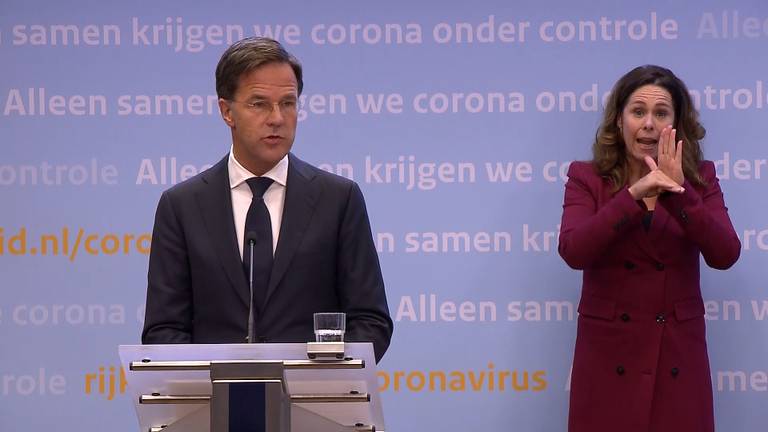 Premier Mark Rutte tijdens de persconferentie.