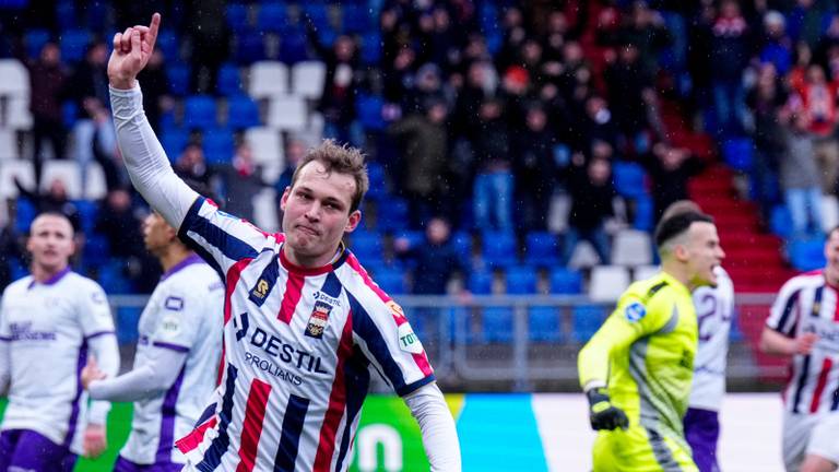 Thijs Oosting kende een droomdebuut met twee doelpunten (foto: Orange Pictures).