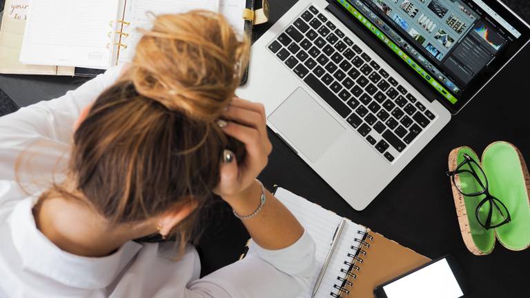 Solliciteren kan voor veel jongeren heel lastig zijn. (Foto: Pexels)