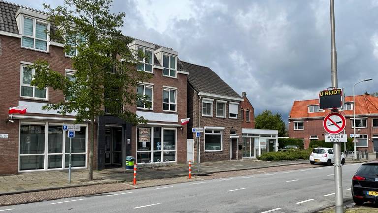 De Poolse supermarkt aan de Gastelseweg in Roosendaal (foto: Robert te Veele).