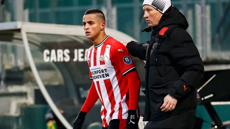 PSV'er Mohamed Ihattaren moest tegen ADO Den Haag op de bank beginnen (foto: ANP/Maurice van Steen).