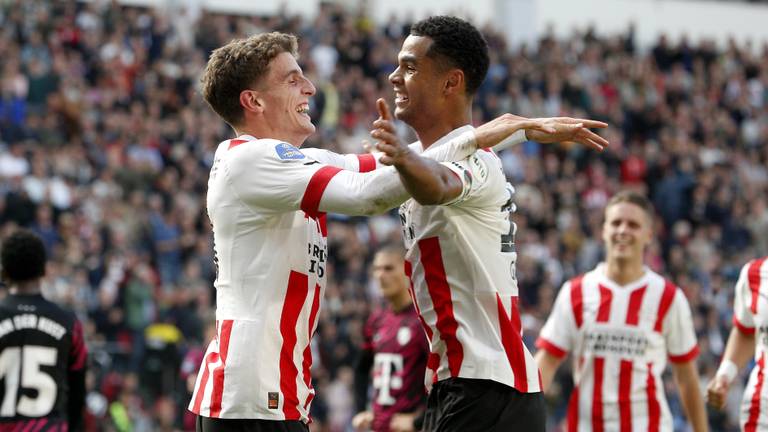 Vreugde bij PSV na de winst op Utrecht (Foto: ANP)