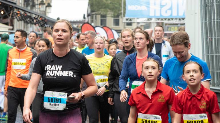 Deelnemers aan de Singelloop in Breda in 2019 (foto: Kevin Cordewener).