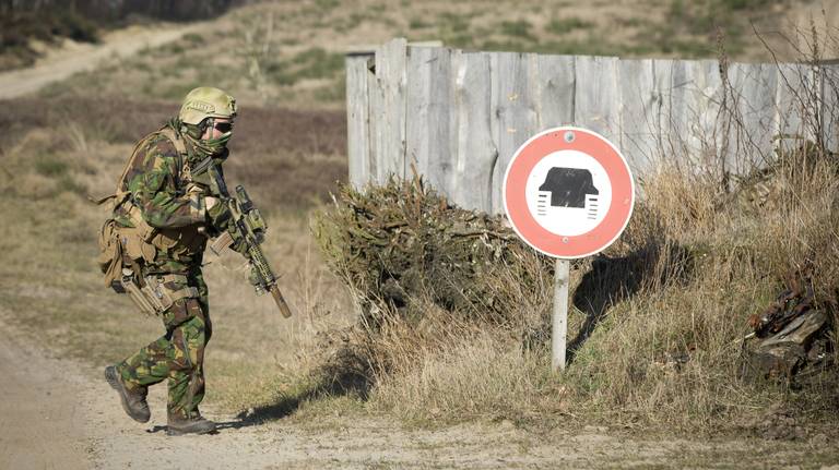 Een commando tijdens een oefening (foto: ANP).