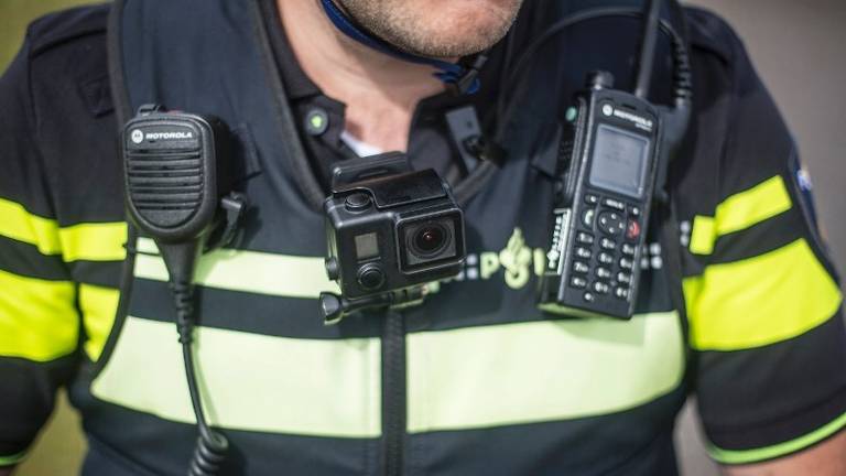 Een echte agent (Archieffoto: politie.nl).