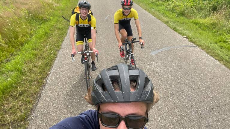 Studenten in training voor Parijs: Rik de Wit (voorgrond), Fabian Luijckx (links) en Tames de Buck (rechts) 