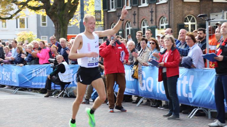 Björn Koreman uit Geertruidenberg tijdens de marathon Eindhoven.