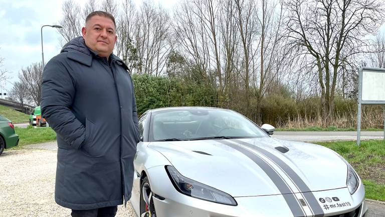 Vijftien jaar na vliegtuigcrash is Mustafa (41) een succesvol ondernemer