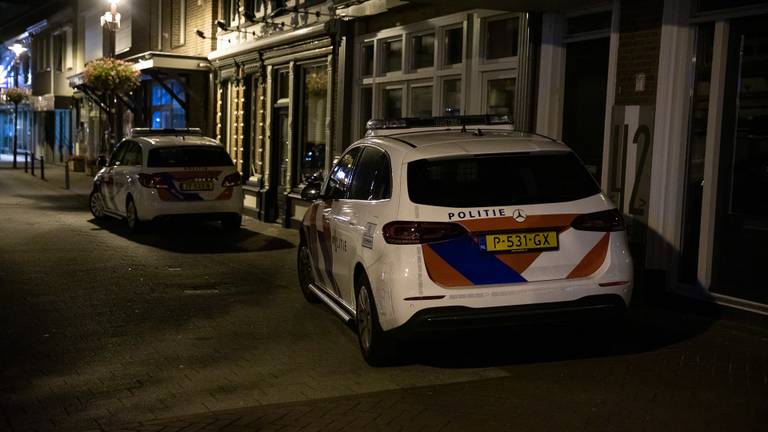 De daders zouden er na de overval bij het casino in Oudenbosch rennend vandoor zijn gegaan (foto: Christian Traets/SQ Vision).
