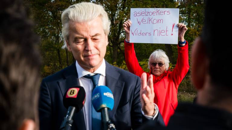 Wilders praat in Rosmalen over komst van asielzoekers: 'Vrouwen doodsbang'