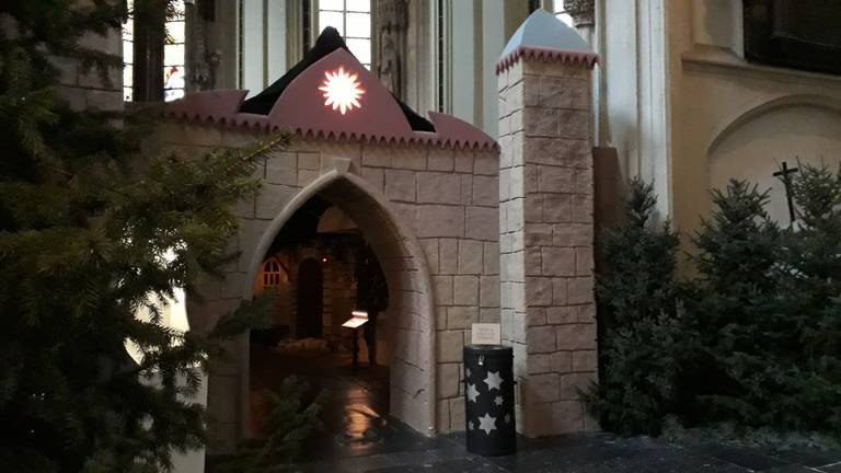 De kerststal in de Sint Jan in Den Bosch is ook in lockdown gegaan 