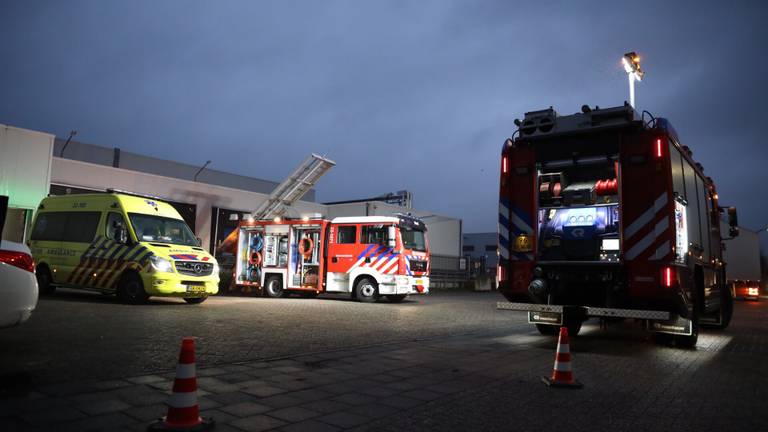 Dode bij bedrijfsongeluk in Boxtel, magazijnstelling stort in