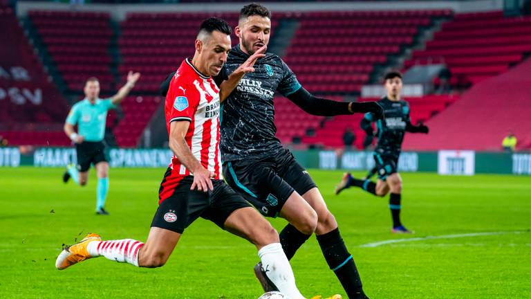 Eran Zahavi maakte één van de twee PSV-goals (foto: Marcel van Dorst). 