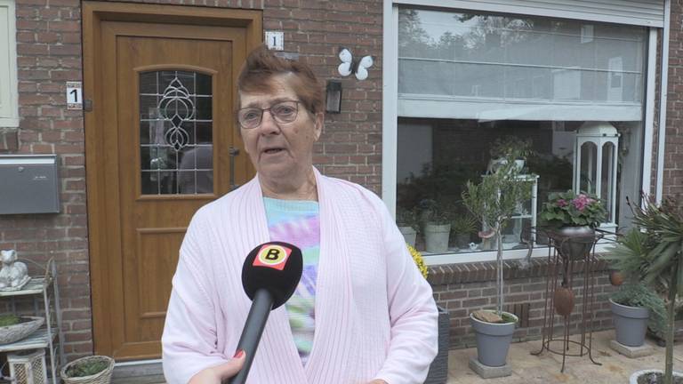 Nelly Silvertand moet haar voortuin kopen of leeghalen.