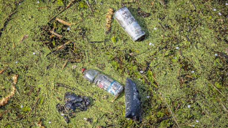 PFAS zit onder meer in afval als plastic (foto: ANP).