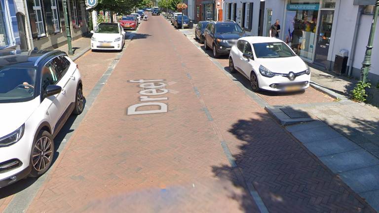 De beroving gebeurde op de Dreef (beeld: Google Maps).